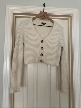 Wild fable Cream Ribbed Cropped V-Neck Button Cardigan